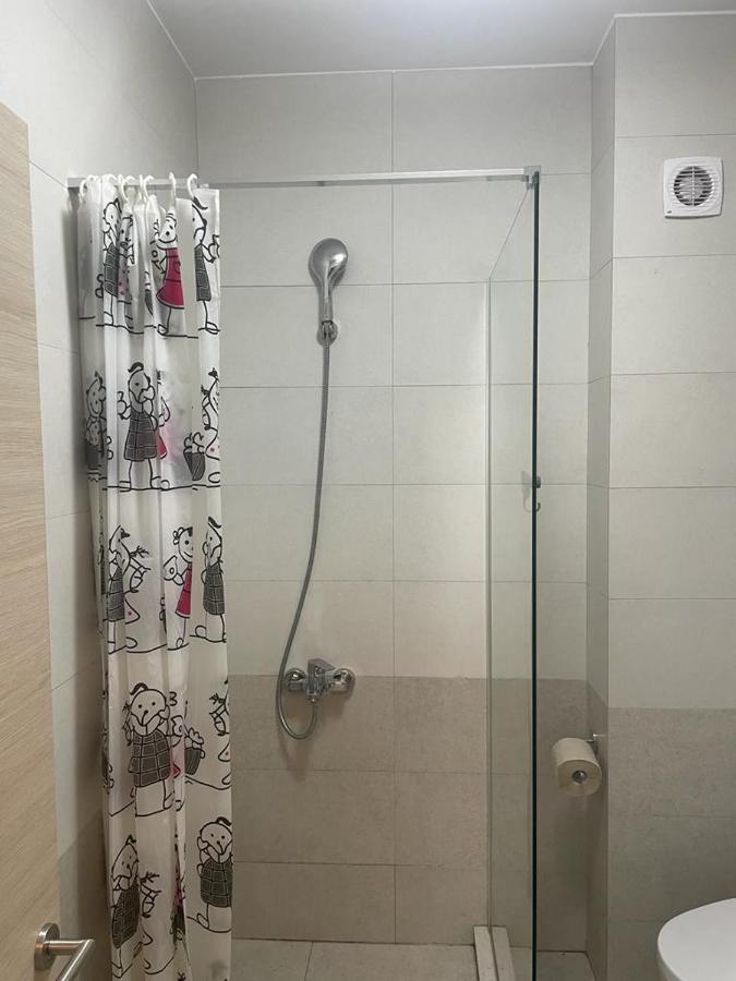 Ini Apartment Alezzi Navodari Luaran gambar