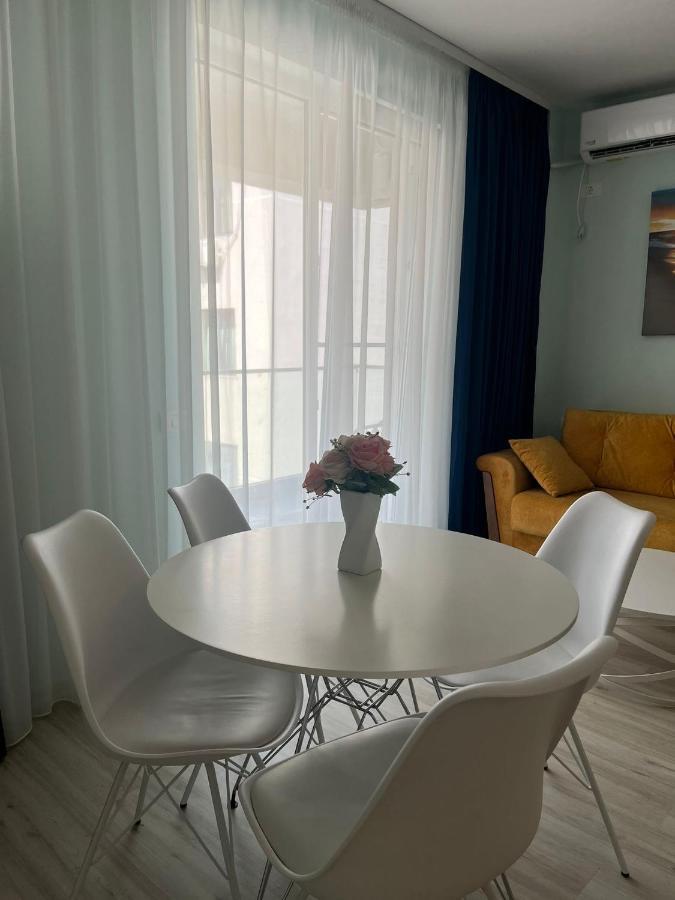 Ini Apartment Alezzi Navodari Luaran gambar